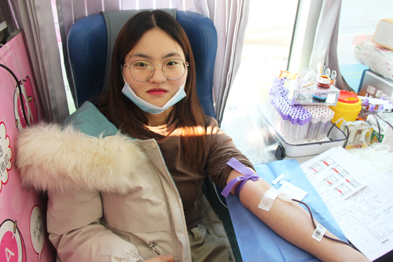 飛揚(yáng)熱血青春  匯集愛(ài)心洪流——安康學(xué)院積極開(kāi)展冬季獻(xiàn)血活動(dòng)