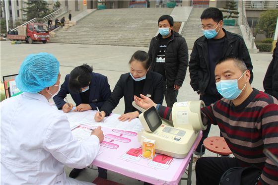 人民警察一心為民，捋袖捐血鐵血柔情——安康市公安局積極開展冬季獻(xiàn)血活動