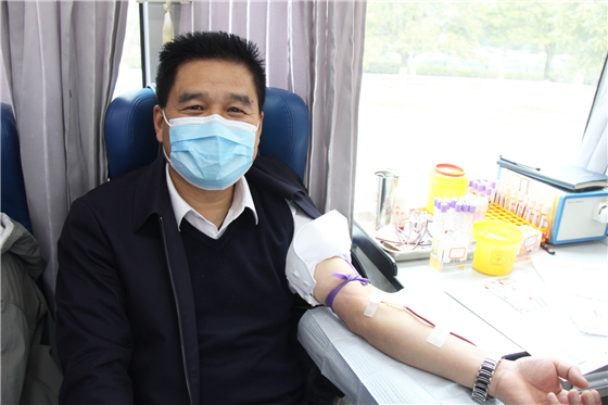 人民警察一心為民，捋袖捐血鐵血柔情——安康市公安局積極開展冬季獻(xiàn)血活動