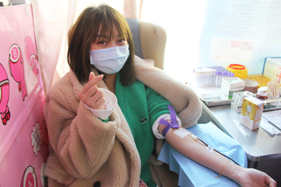 血液是生命的禮物——中國聯(lián)通安康市分公司、安康大數(shù)據(jù)運(yùn)營有限公司聯(lián)合開展冬季應(yīng)急獻(xiàn)血活動(dòng)