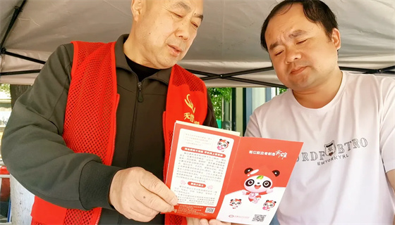 安康李軍，18年獻出“10”個自己……