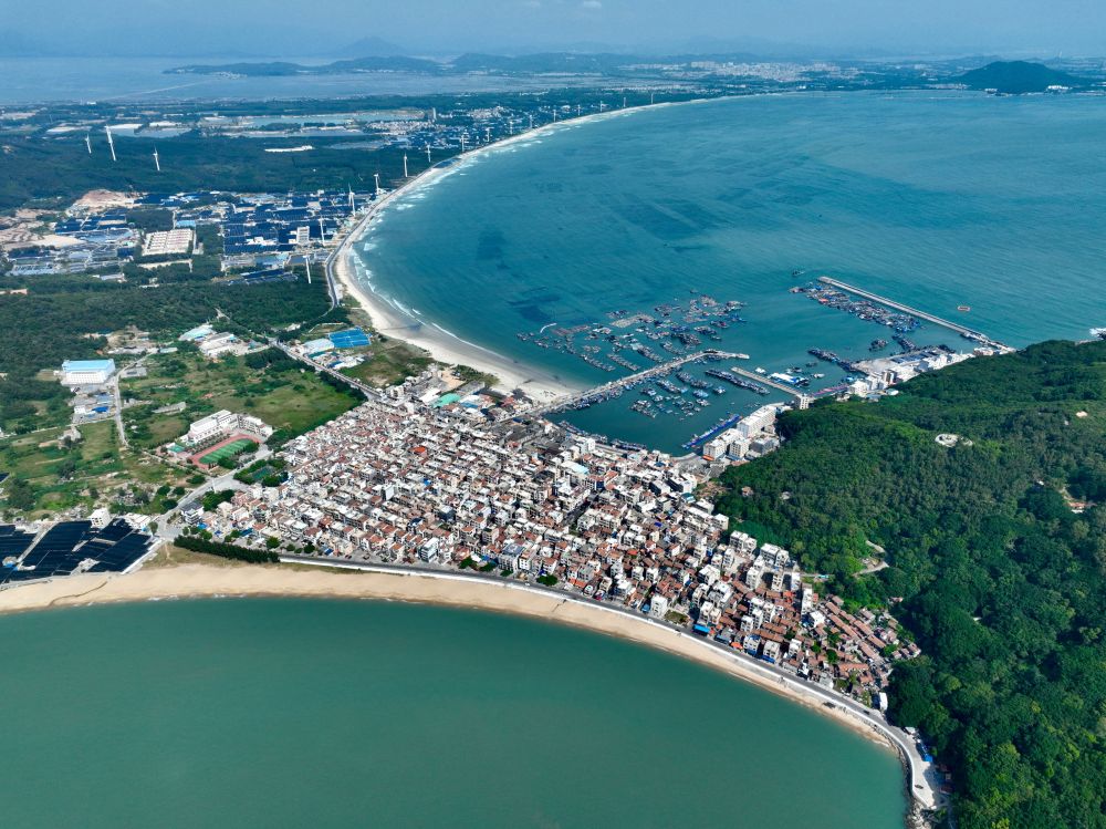 這是2024年10月16日拍攝的福建省漳州市東山縣澳角村（無人機照片）。新華社記者姜克紅攝